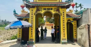 Sự việc thi thể trẻ sơ sinh tại cổng chùa Quán Âm không chỉ gây xúc động mà còn làm nổi bật những vấn đề xã hội cần được quan tâm. Việc điều tra cần tiếp tục và cộng đồng cần tham gia hỗ trợ tại Hải Phòng.