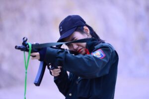 Sự hiện diện của các nữ chiến sĩ không chỉ góp phần bảo vệ an ninh trật tự mà còn tạo cảm hứng cho các thế hệ trẻ, khuyến khích họ vượt qua thử thách để đạt được những ước mơ và khát vọng trong cuộc sống.